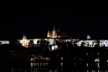 Geceleri Prag Şatosu