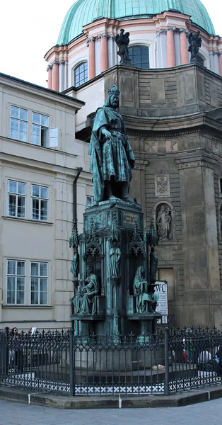Monumento ao rei checo Karl IV em Praga — Fotografia de Stock