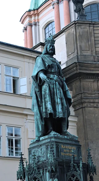 Monument till kung Karl Iv i Prag — Stockfoto