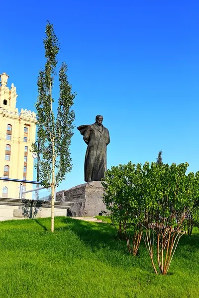 ウクライナの詩人タラス ・ シェフチェンコのモスクワへの記念碑 — ストック写真
