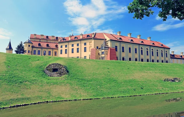 Ancient Nesvizhsky Castle in Nesvizh — Stock Photo, Image