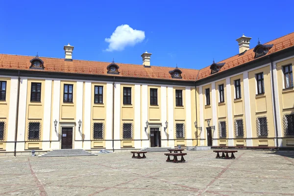 Starověké Nesvizhsky hrad v Ňasviž — Stock fotografie