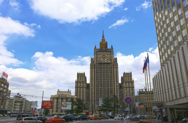 O edifício do Ministério dos Negócios Estrangeiros em Moscovo — Fotografia de Stock