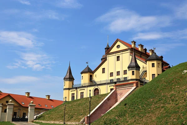 Ancient Nesvizhsky zamku w Nieświeżu — Zdjęcie stockowe