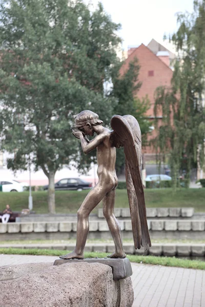 Monument av gråtande angel i Minsk — Stockfoto