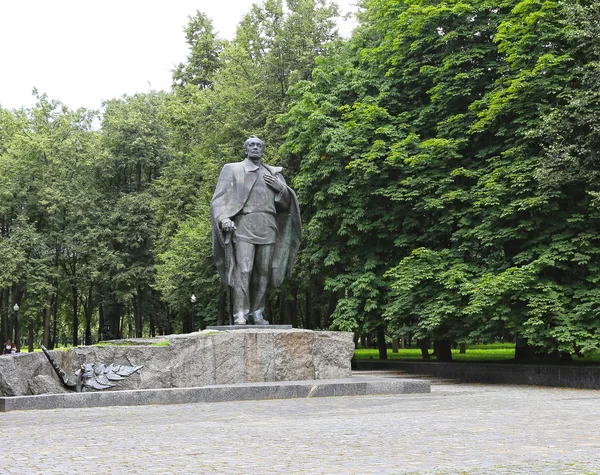 Yanka Kupala anıtın Moskova'da — Stok fotoğraf