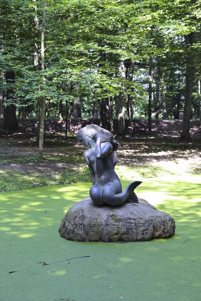 Zeemeermin monument in het oude park — Stockfoto