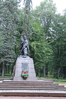 Sovyetler Birliği Marat Kazei öncü kahramanı anıt