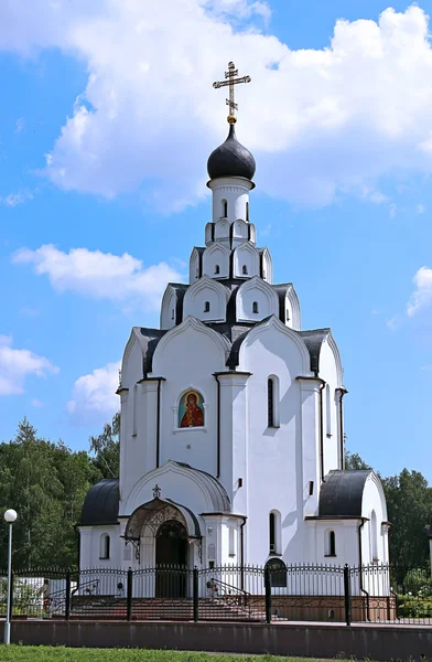 Igreja do Ícone da Mãe de Deus "perecendo" em Minsk — Fotografia de Stock