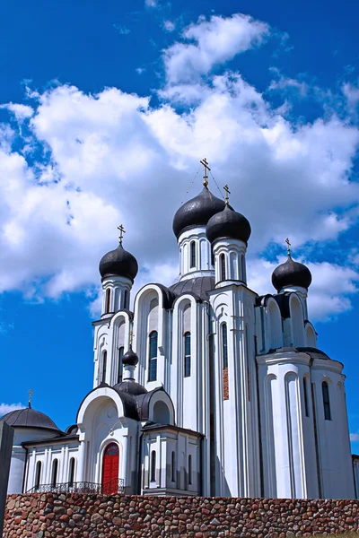 O templo em honra da Mãe de Deus reinante em Ivantsevichi — Fotografia de Stock