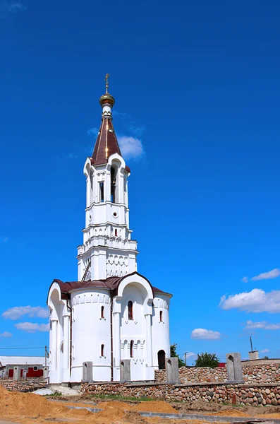 Der Tempel zu Ehren der regierenden Gottesmutter in Iwanzewitschi — Stockfoto