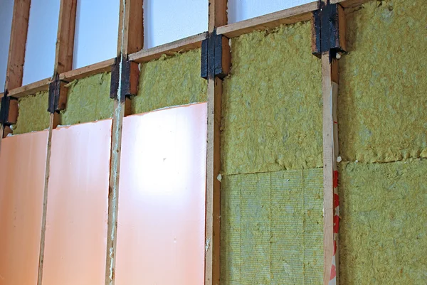 Walls of a frame house with different types of heat insulation — Stock Photo, Image