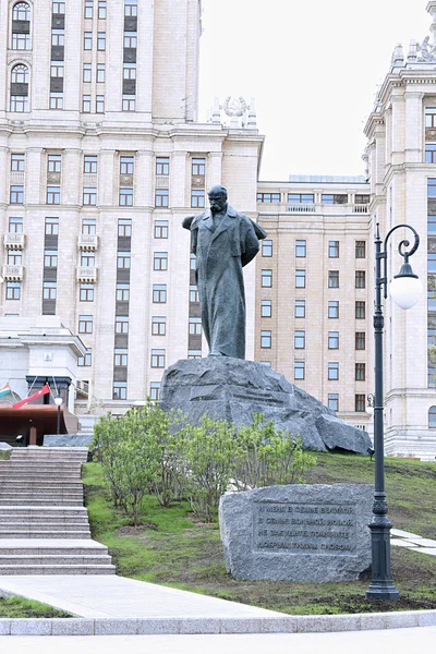 Monument to Taras Shevchenko — Stock Photo, Image