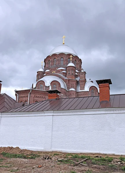 Собор Пресвятой Богородицы Всех скорбящих и Радостных Троиц — стоковое фото