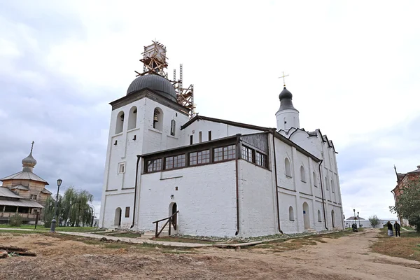 Wiederaufbau der Sergejewskaja-Kirche in Swjaschsk — Stockfoto