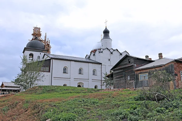 Собор Пресвятої Богородиці всіх, хто сум і радість Трійці — стокове фото