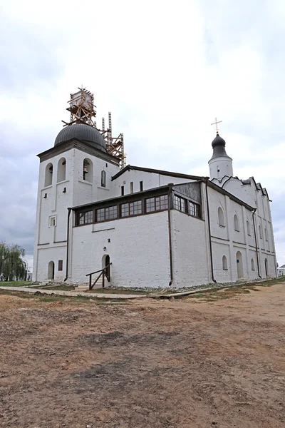 Wiederaufbau der Sergejewskaja-Kirche in Swjaschsk — Stockfoto