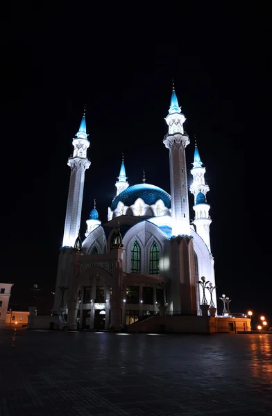 Moschea Kul-Sharif nel Cremlino di Kazan di notte — Foto Stock