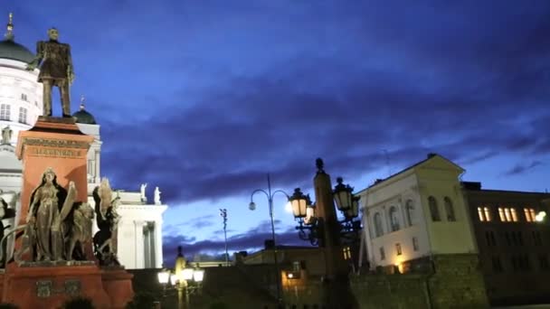 Monumento ao imperador russo Alexandre II na Praça do Senado em Helsínquia — Vídeo de Stock