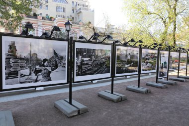 İkinci Dünya Savaşı sırasında askeri eski fotoğrafları ile standları