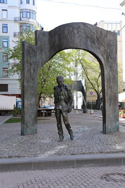 Bulat Okudjava Moskova'da Anıtı