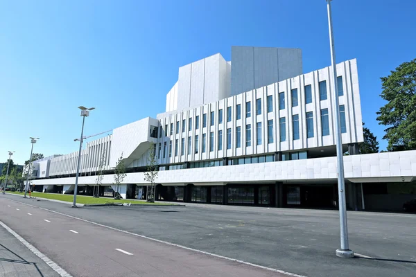 Palacio de Finlandia en un día soleado — Foto de Stock