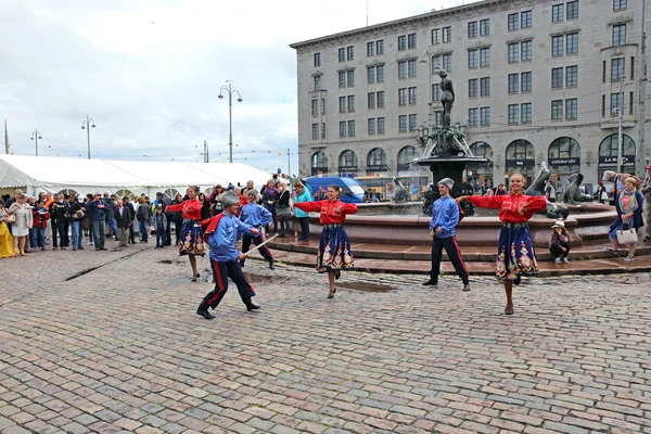 Russian cossack dance on the Market Square at the celebration — Stock Photo, Image