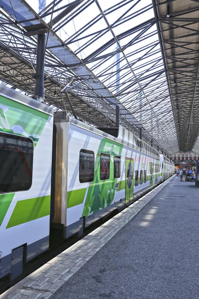 Elektriska tåget stannade vid centralstationen Pavilion — Stockfoto