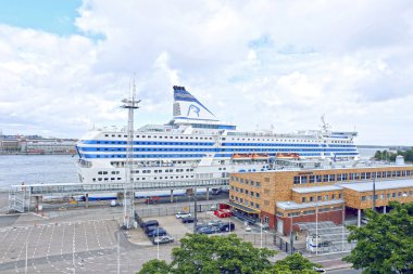Büyük deniz yolcu gemisi Helsinki bağlantı noktası