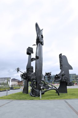 Finlandiya Helsinki müzik merkezine yakın heykel şarkı ağaçlar