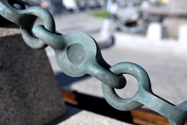 Massive bronze chain — Stock Photo, Image