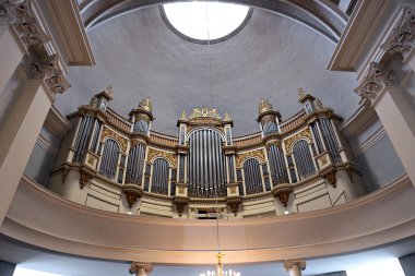 İç kubbe ve katedral organ
