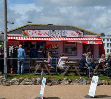 Paignton, İngiltere - 20 Ağustos 2020: Doğu Kordon 'daki Gerçek Kahve Dükkanı