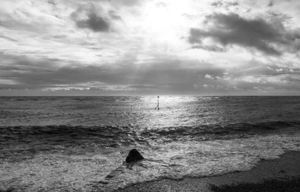 Immagine Bianco Nero Del Mare Largo Selsey Nel West Sussex — Foto Stock