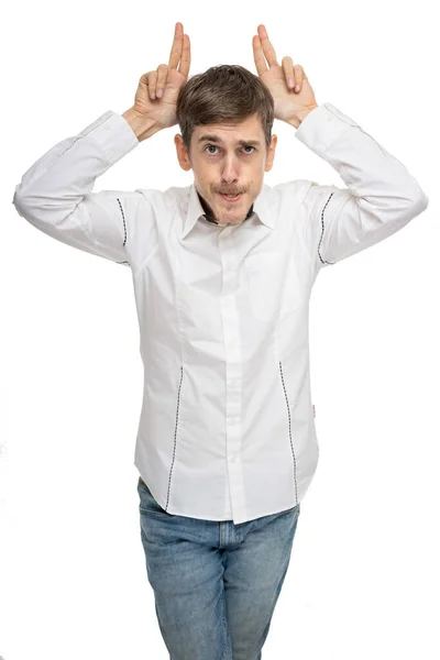 Joven Guapo Alto Delgado Hombre Blanco Con Cabello Castaño Haciendo — Foto de Stock