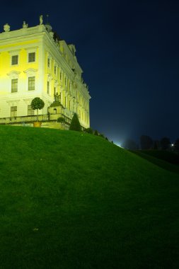 gece aydınlatma olarak tarihi bina
