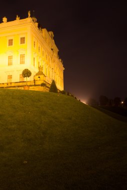 gece aydınlatma olarak tarihi bina