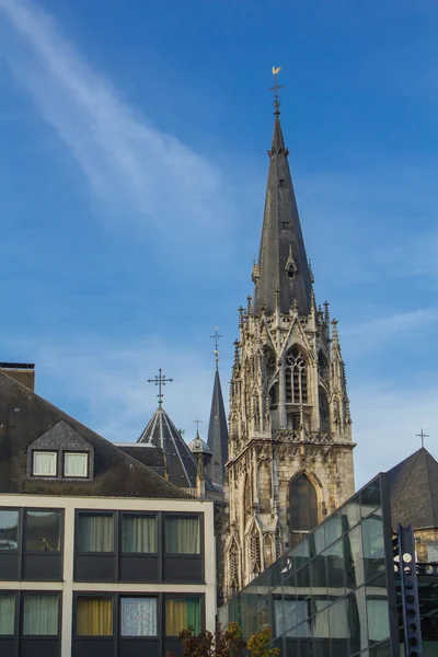 De moderne en oude stad Aachen — Stockfoto