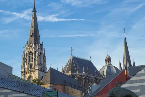 De moderne en oude stad Aachen — Stockfoto