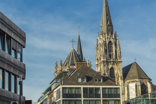 De moderne en oude stad Aachen — Stockfoto