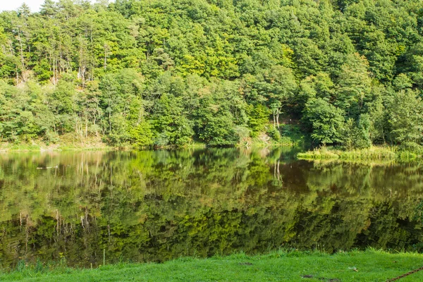 Belle prospettive paesaggistiche intorno a Rursee — Foto Stock