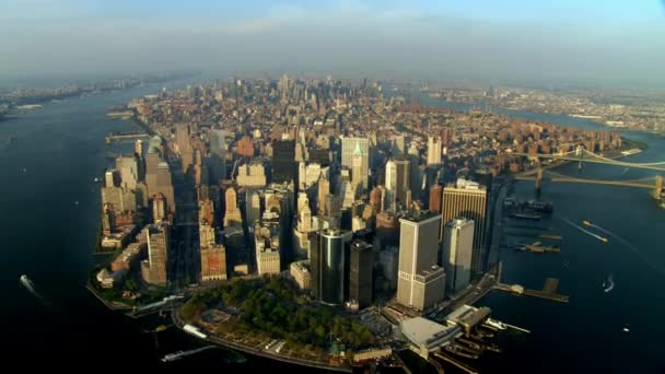 Luftaufnahme Von Wolkenkratzern Und Gebäuden Manhattan Skyline Von New York — Stockvideo