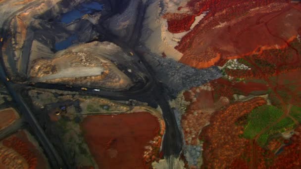 Paesaggio Futuristico Multicolore Una Miniera Cielo Aperto Paesaggio Industriale Industria — Video Stock