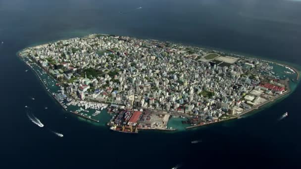 Zdjęcie Lotnicze Tropikalnej Wyspy Mężczyzna Stolica Malediwów Czerwiec 2016 Zatłoczone — Wideo stockowe