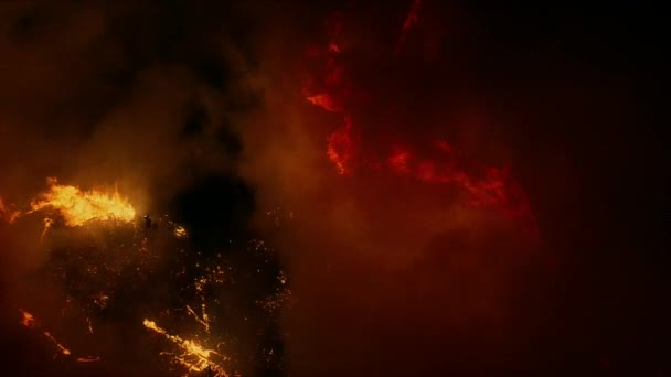 在美国阿拉斯加州一个漆黑的夏夜 空中俯瞰着被大火烧毁的树木 阿拉斯加森林失火 造成空气污染 — 图库视频影像
