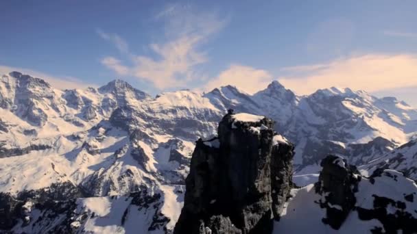 Winterlandschaft Wunderschöne Schneebedeckte Berge Nahaufnahme Nördliche Landschaft Schneebedeckte Hügel Und — Stockvideo