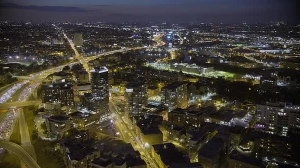 Luftbild Einer Farbenfrohen Stadt Bei Nacht Innenstadtluftbild Innenstadt Bei Nacht — Stockvideo