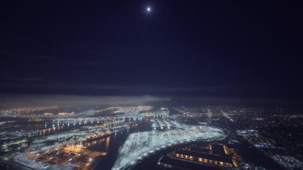 Widok Lotu Ptaka Port Przemysłowy Kontenerowcami Nocy — Wideo stockowe