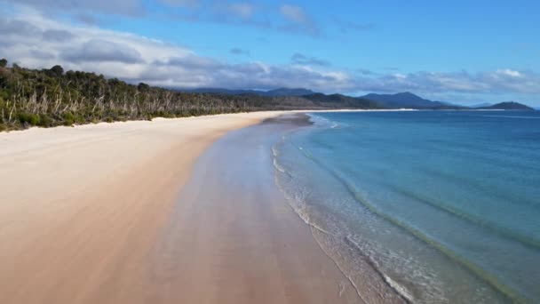 Drohnenblick Auf Den Strand Des Tropischen Paradieses Mit Weißem Sand — Stockvideo