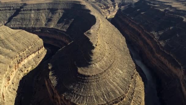 Aerial Edge World Jebel Fihrayn Egy Váratlan Drámai Geológiai Csoda — Stock videók